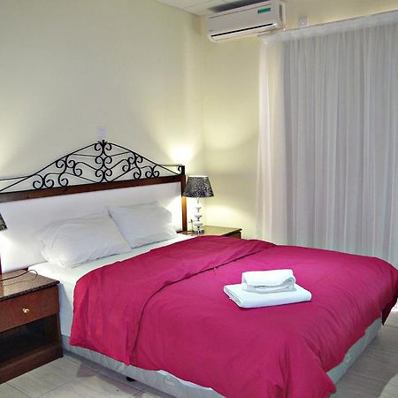 Mackenzie Beach Hotel Larnaca Exterior foto