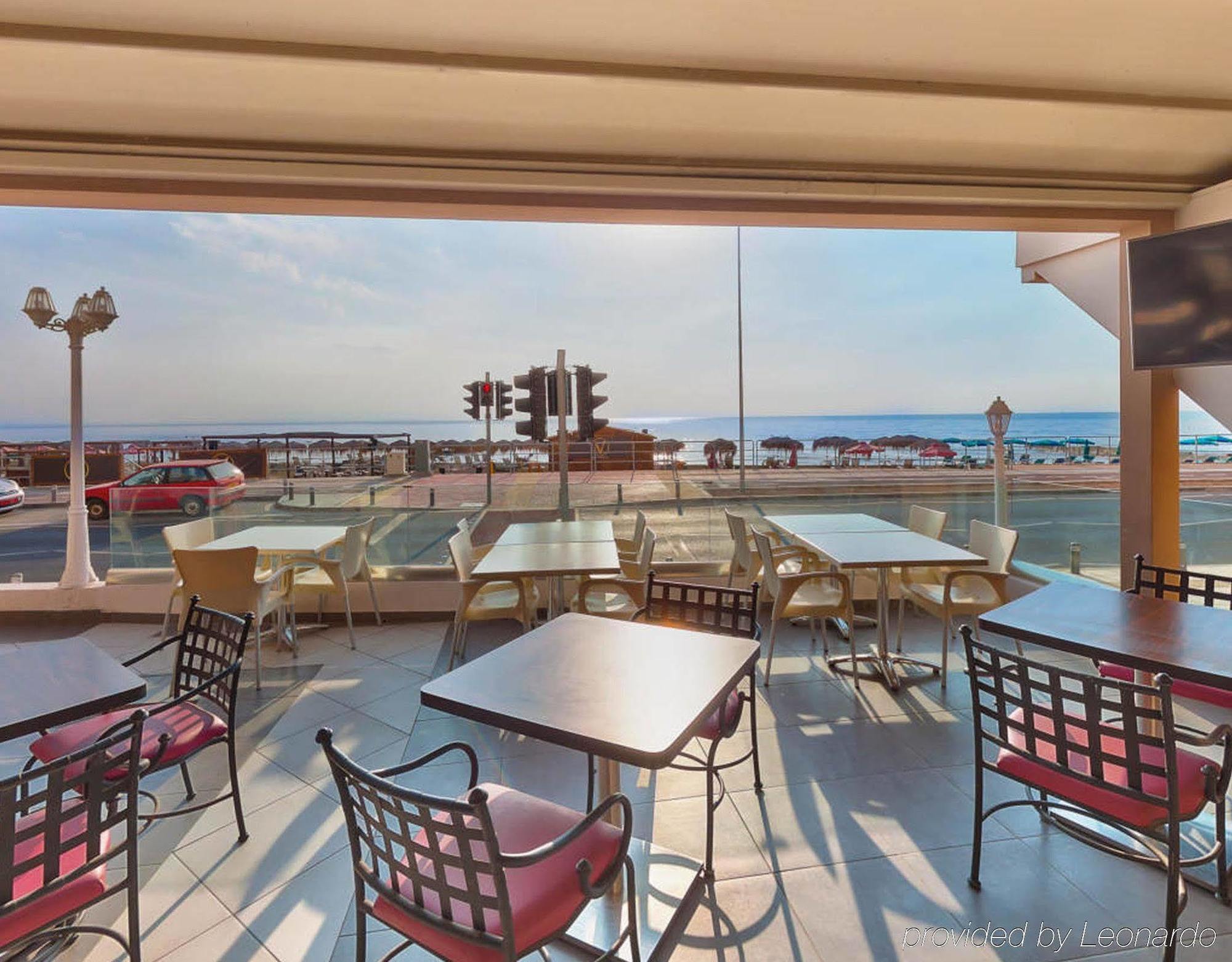 Mackenzie Beach Hotel Larnaca Exterior foto