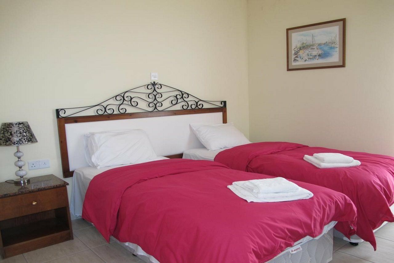 Mackenzie Beach Hotel Larnaca Exterior foto
